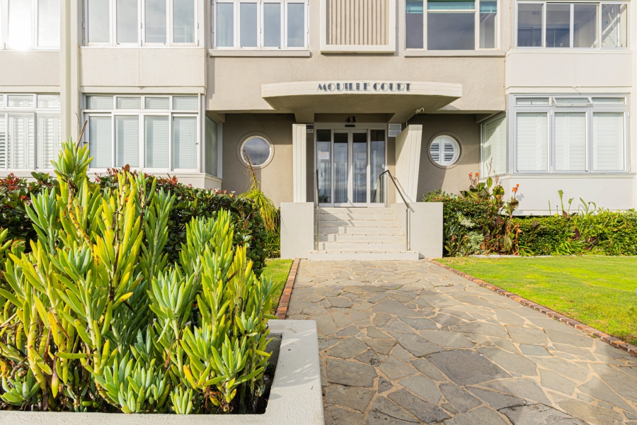 To Let 1 Bedroom Property for Rent in Mouille Point Western Cape